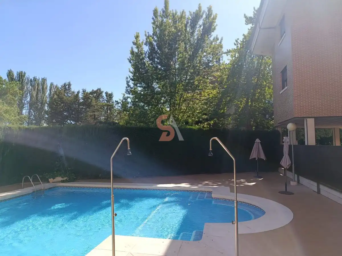 Swimming pool of Flat for rent in Valladolid  with Heating, Terrace and Storage room