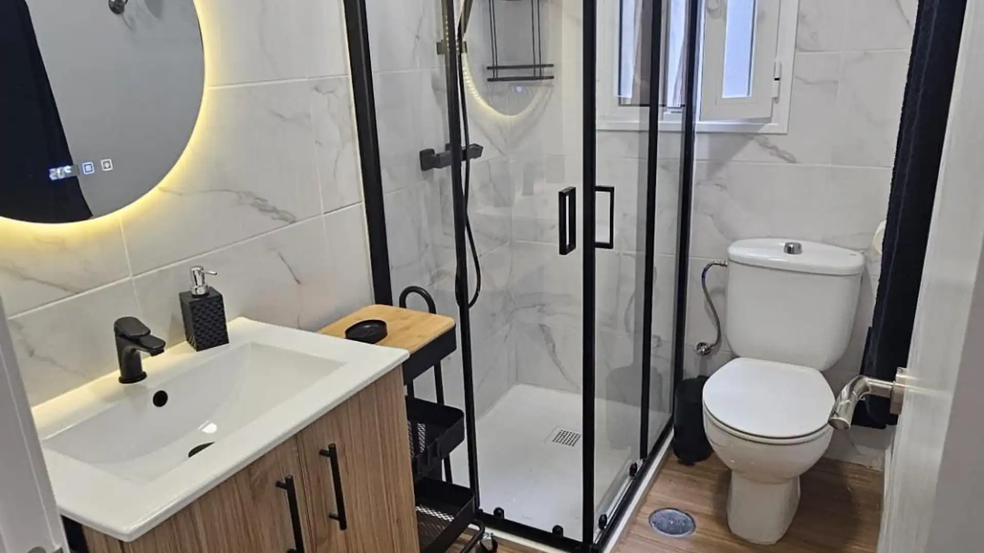 Bathroom of Flat for rent in  Córdoba Capital  with Air Conditioner, Terrace and Furnished