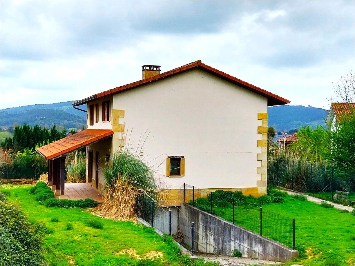 House or chalet for sale in La Torre, Bárcena de Cicero