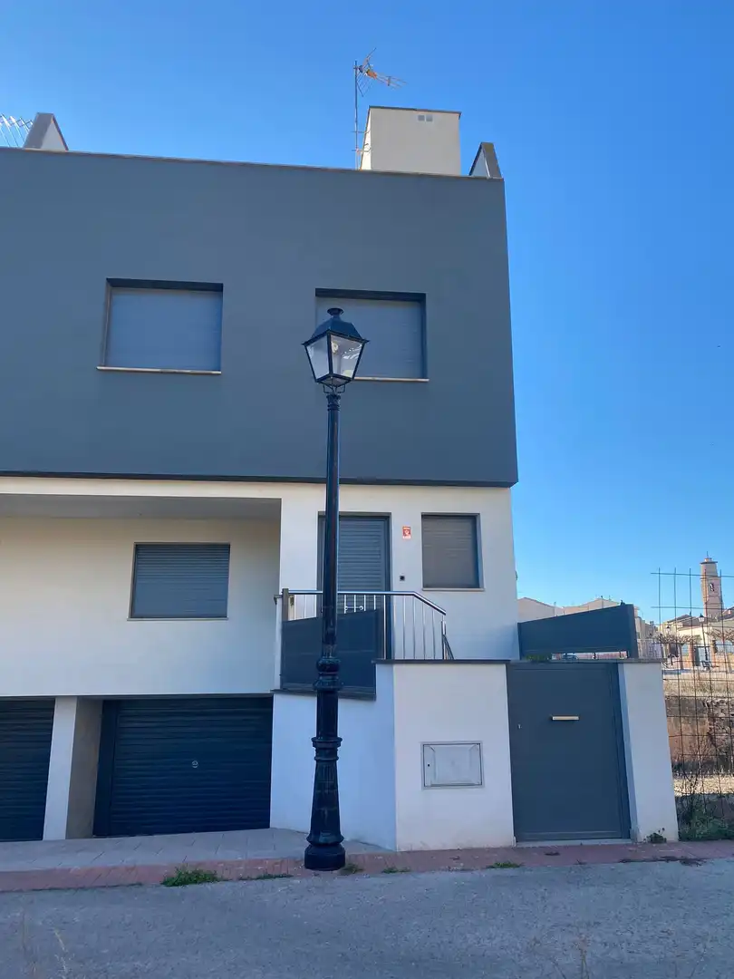 Casa adosada en venta en Carrer dels Prats, 6, Alió