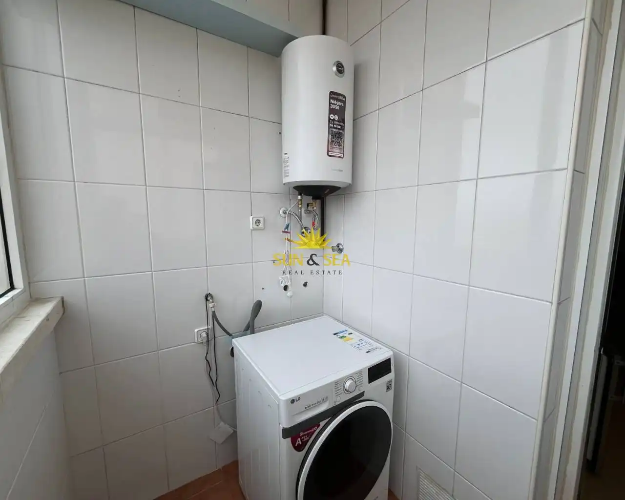 Baño de Apartamento de alquiler en Alcantarilla con Aire acondicionado, Amueblado y Lavadora