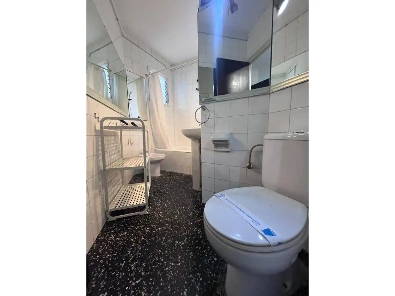 Bathroom of Flat for rent in Girona  with Heating and Furnished