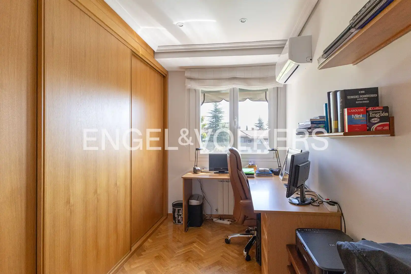 Bedroom of Attic for sale in Pozuelo de Alarcón  with Air Conditioner, Heating and Balcony