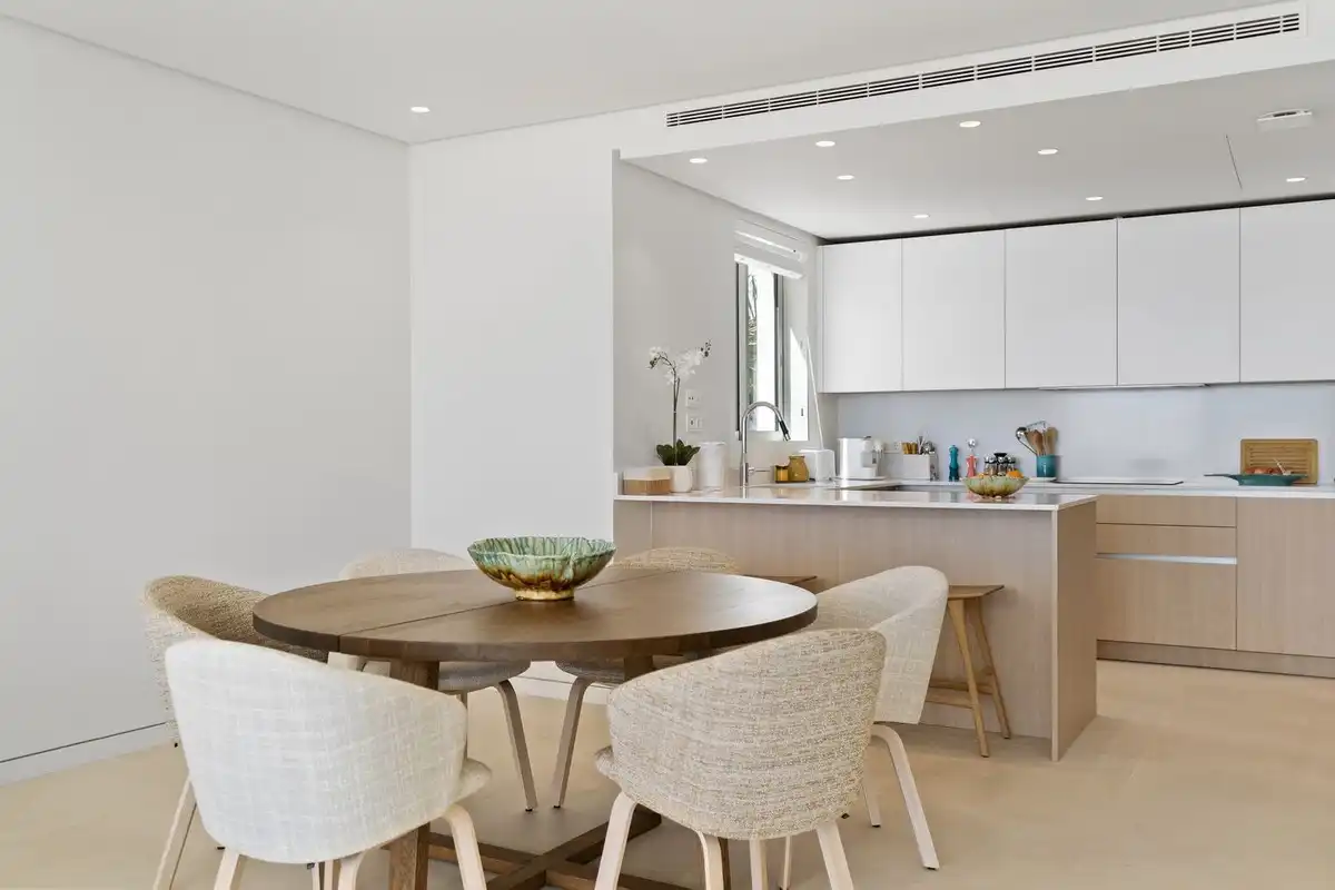 Comedor de Piso en venta en Marbella con Terraza y Piscina
