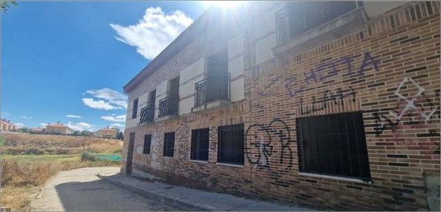 Edificio en Venta en Calle VIENTO, 14 en Torrejón del Rey