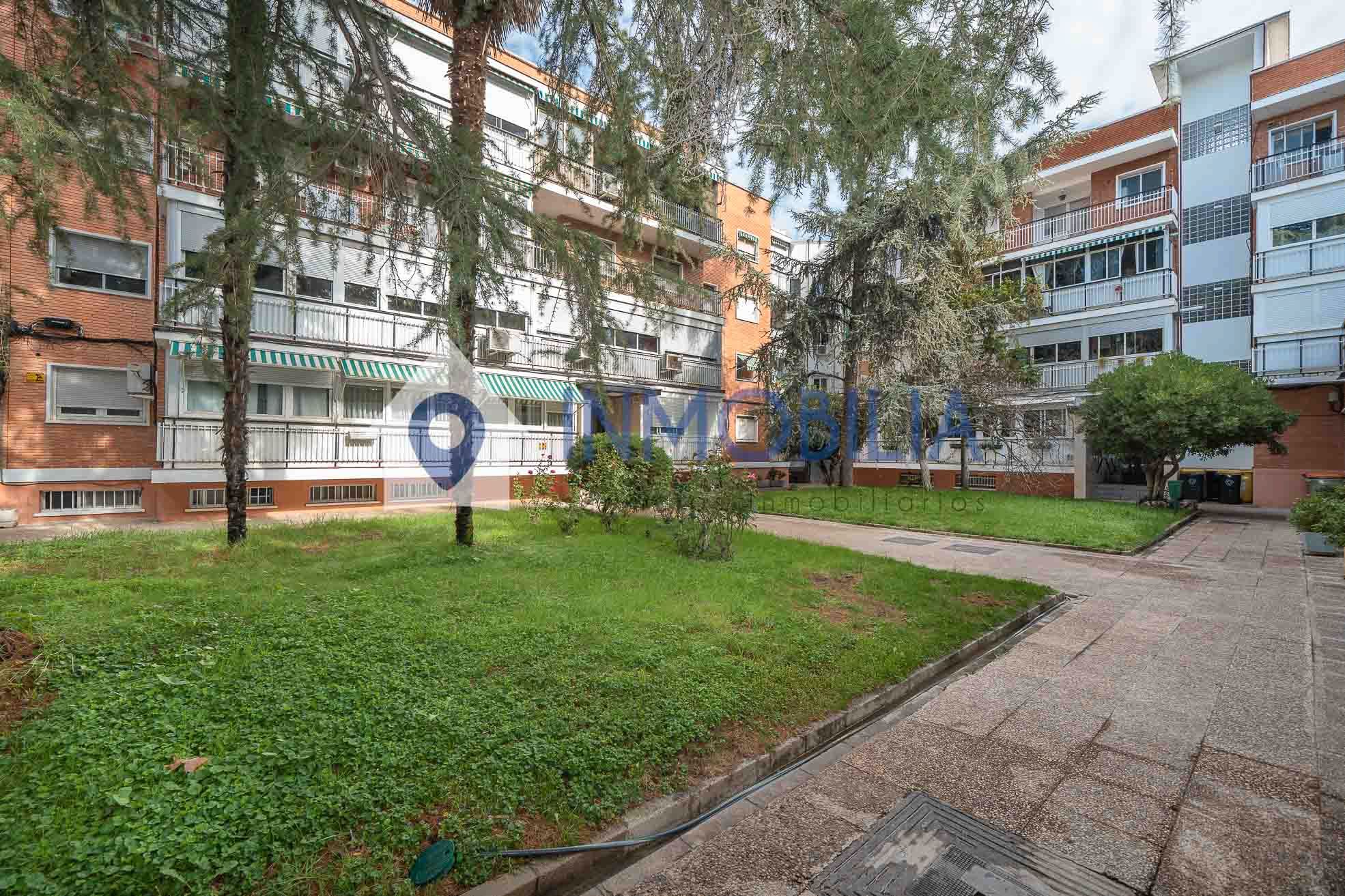 Vista exterior de Pis en venda en  Madrid Capital amb Calefacció i Terrassa