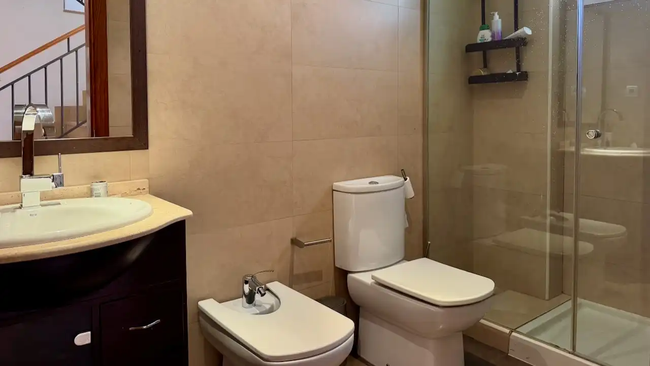 Baño de Casa o chalet en venta en Paracuellos de Jarama con Aire acondicionado, Calefacción y Jardín privado