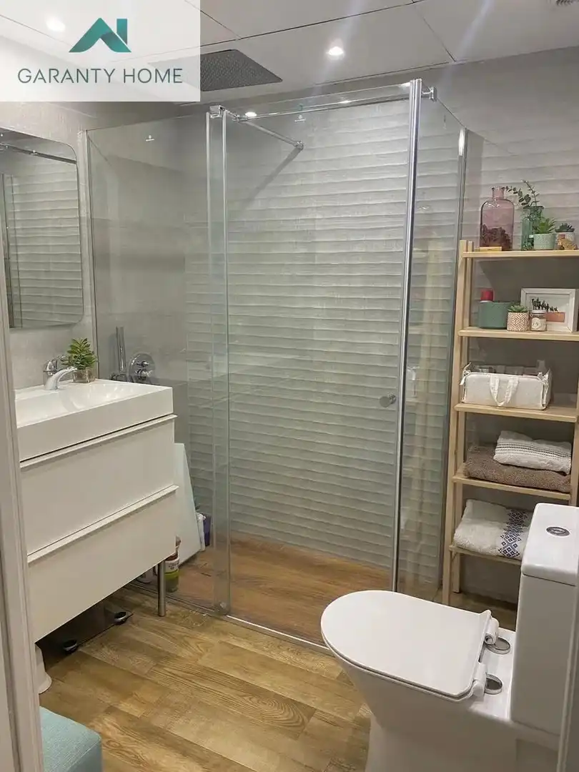Baño de Ático de alquiler en Málaga con Aire acondicionado, Calefacción y Jardín privado