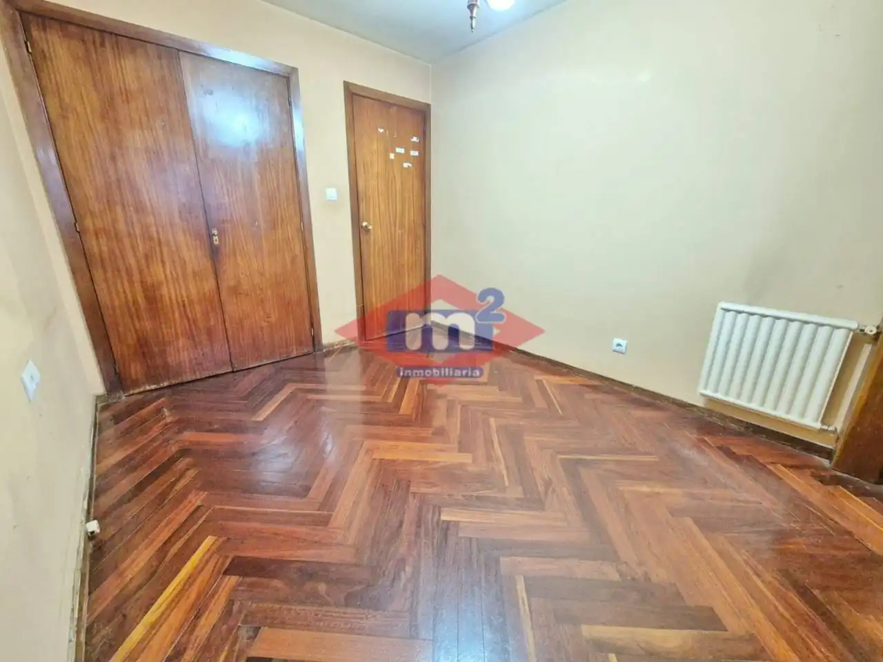 Dormitori de Pis en venda en Vigo  amb Calefacció, Traster i Balcó
