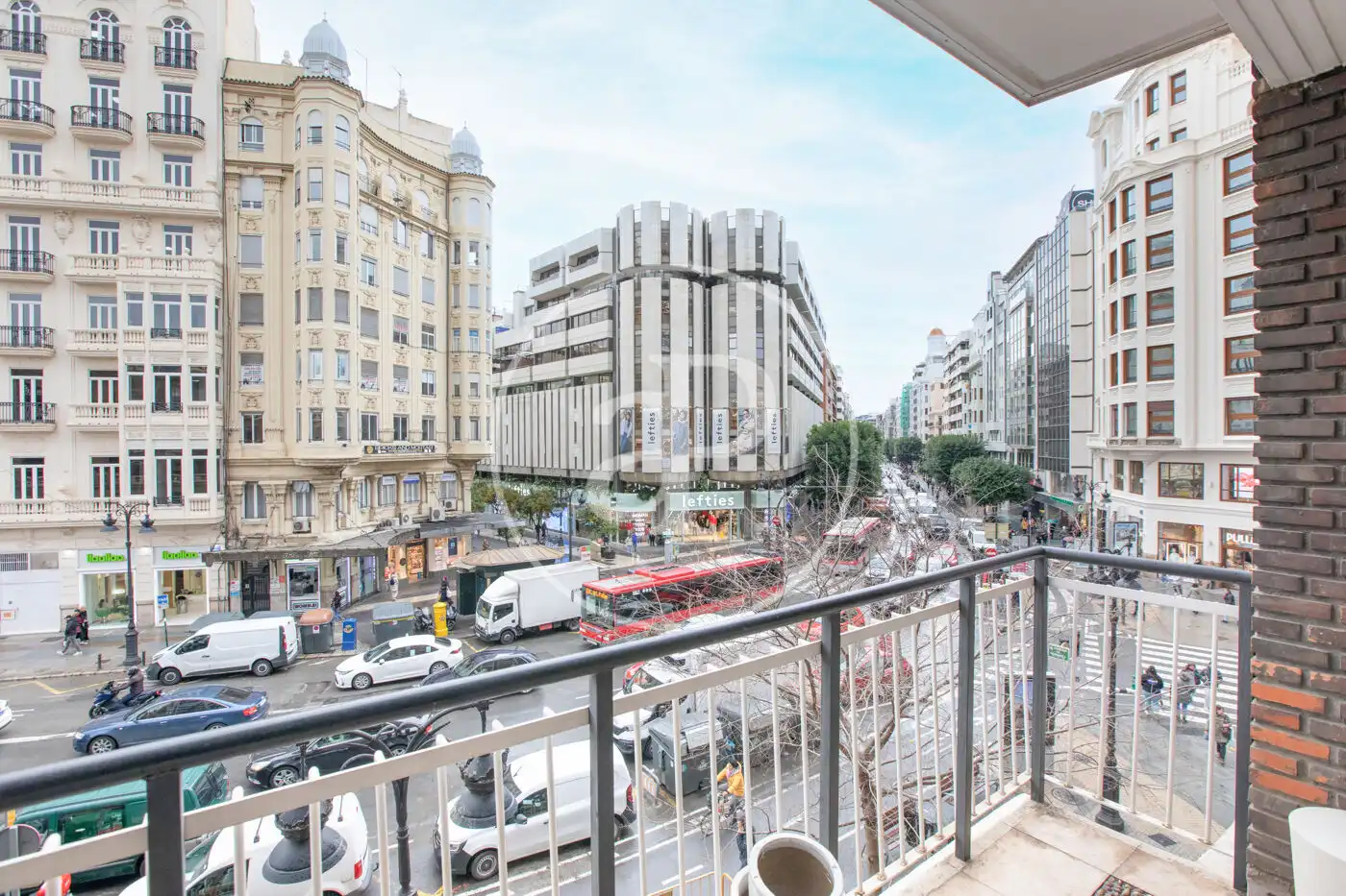 Außenansicht von Wohnung zum Verkauf in Valencia mit Klimaanlage, Heizung und Terrasse