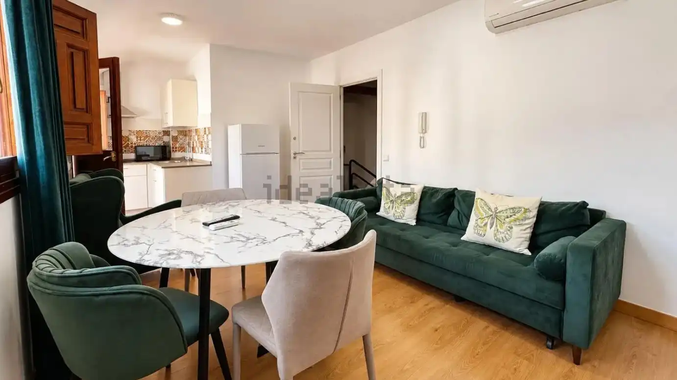 Living room of Attic for rent in Granada  with Air Conditioner, Heating and Terrace