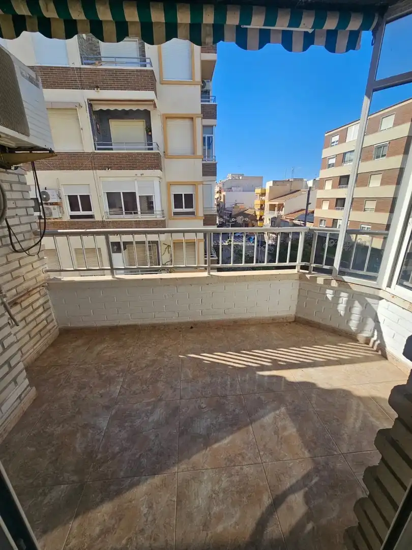 Terrassa de Apartament de lloguer en Torrevieja amb Aire condicionat, Calefacció i Terrassa