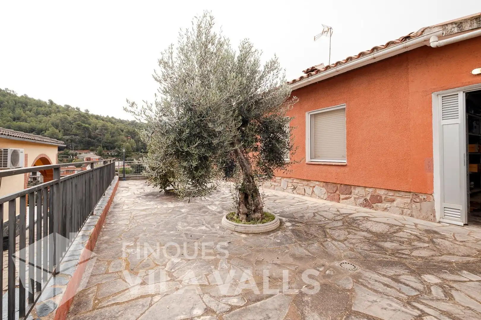 Vista exterior de Casa o xalet en venda en Sant Feliu de Codines amb Jardí privat i Piscina