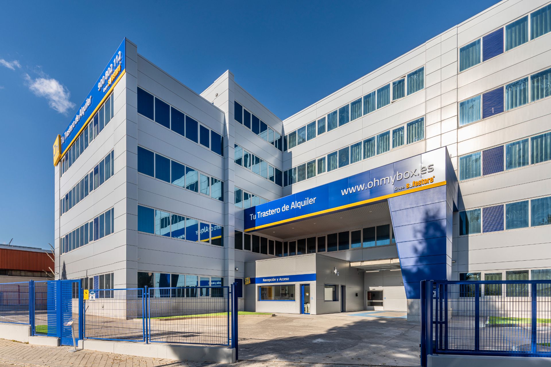 Exterior view of Box room to rent in  Madrid Capital  with Alarm