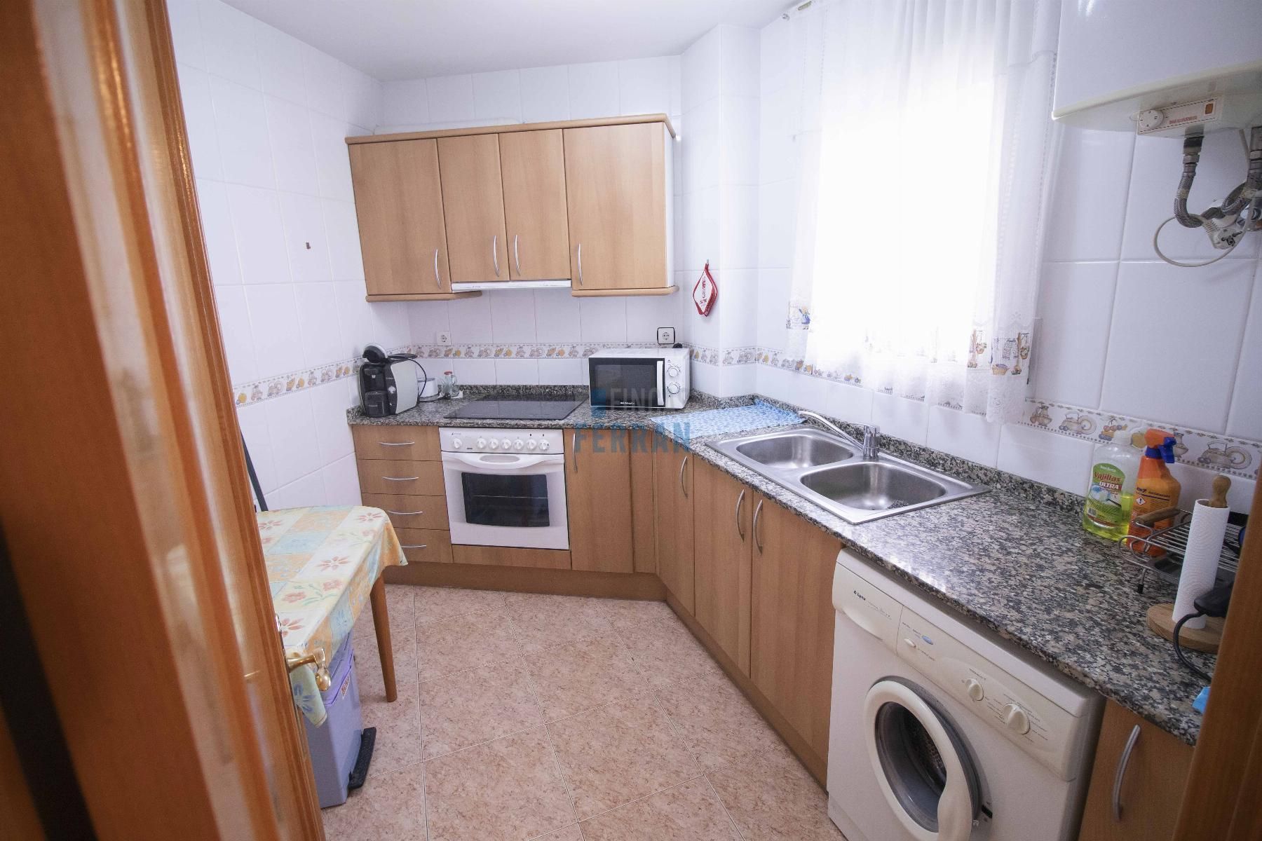 Kitchen of Apartment for sale in El Vendrell  with Terrace, Furnished and Community pool