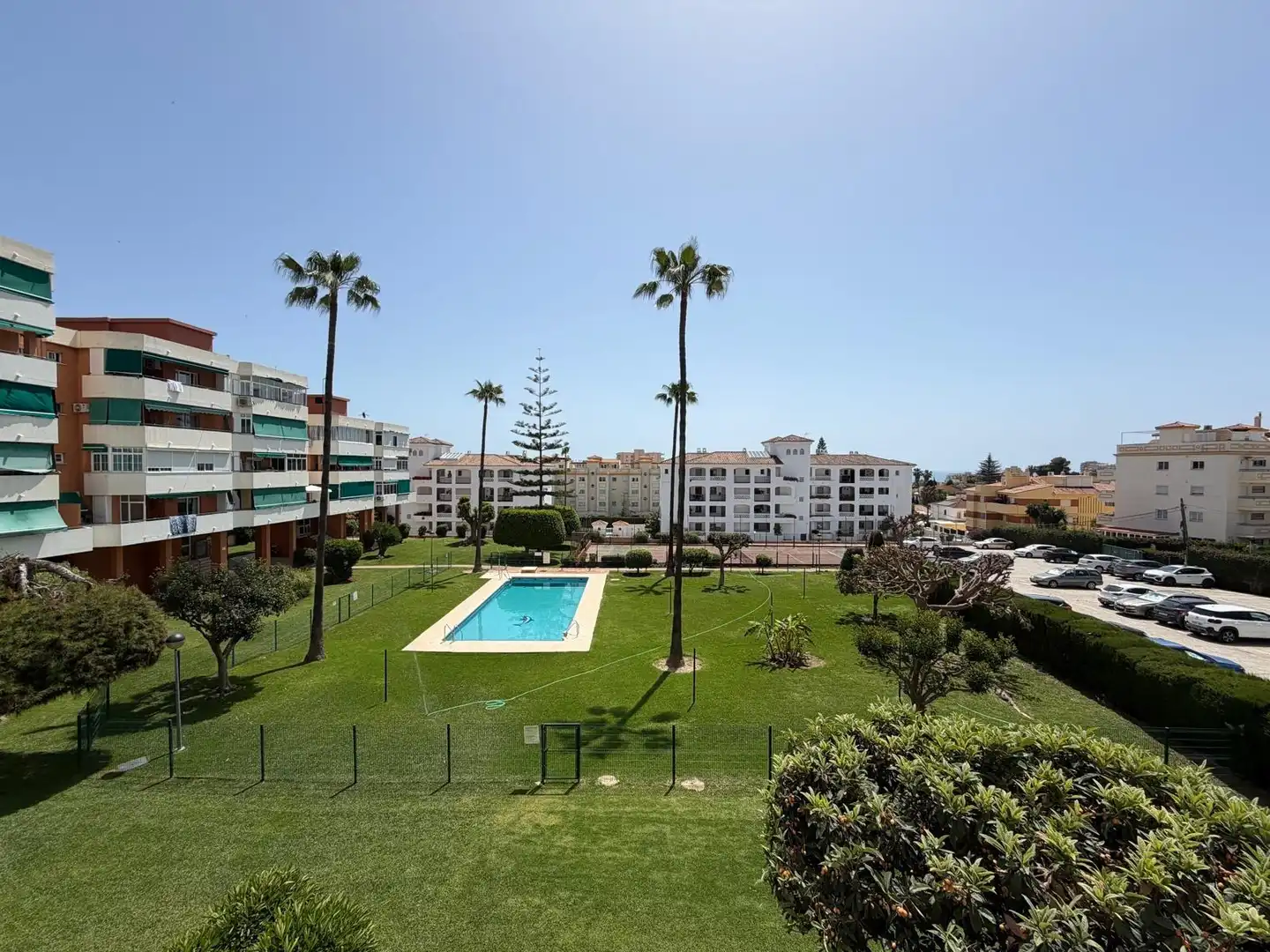 Jardín de Piso en venta en Torremolinos con Terraza y Piscina comunitaria