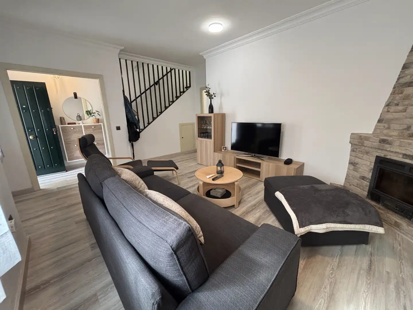 Sala de estar de Casa adosada en venta en Mairena del Aljarafe con Jardín privado, Parquet y Terraza
