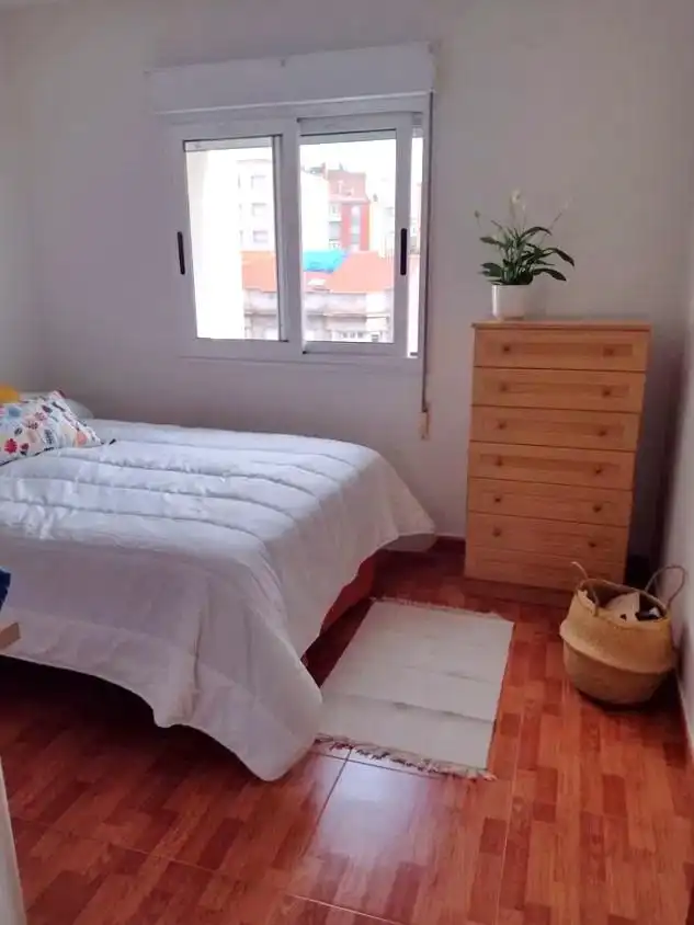Habitación de Piso de alquiler en Gijón  con Amueblado