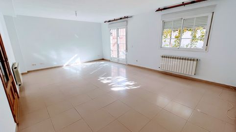 Foto 2 von Haus oder Chalet zur Miete in Maria Moliner, Loeches, Madrid