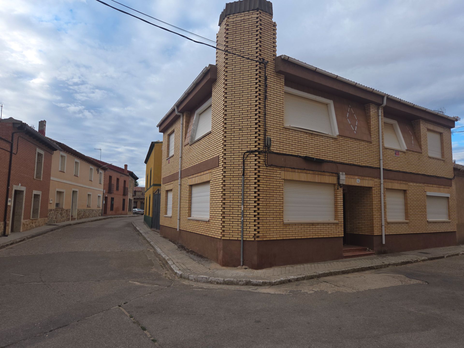 Vista exterior de Casa o chalet en venta en Meneses de Campos con Calefacción, Parquet y Amueblado