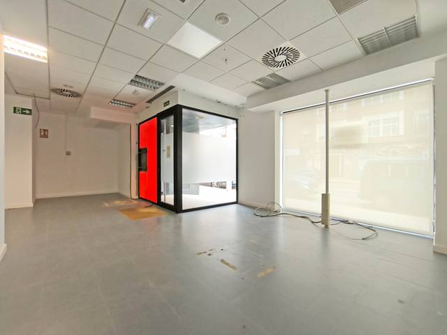 Local comercial en Alquiler en Carrer Mestre Palau en Metro - Auditorio