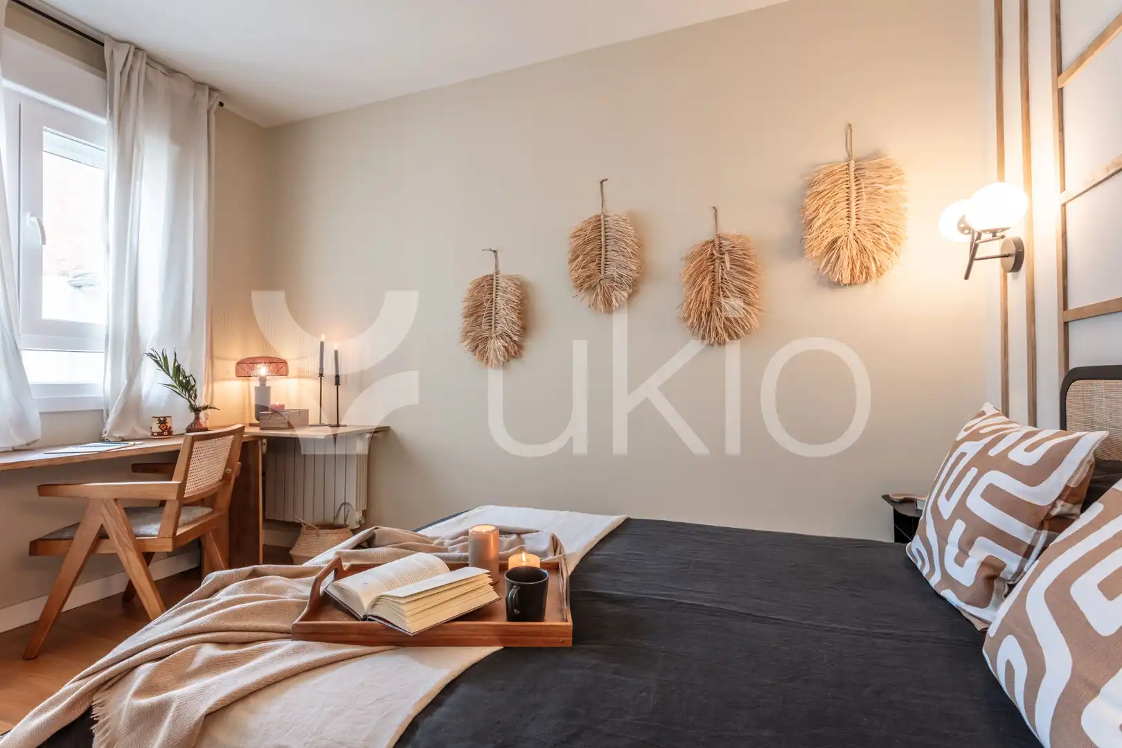 Dormitori de Apartament de lloguer en Madrid amb Aire condicionat, Calefacció i Forn