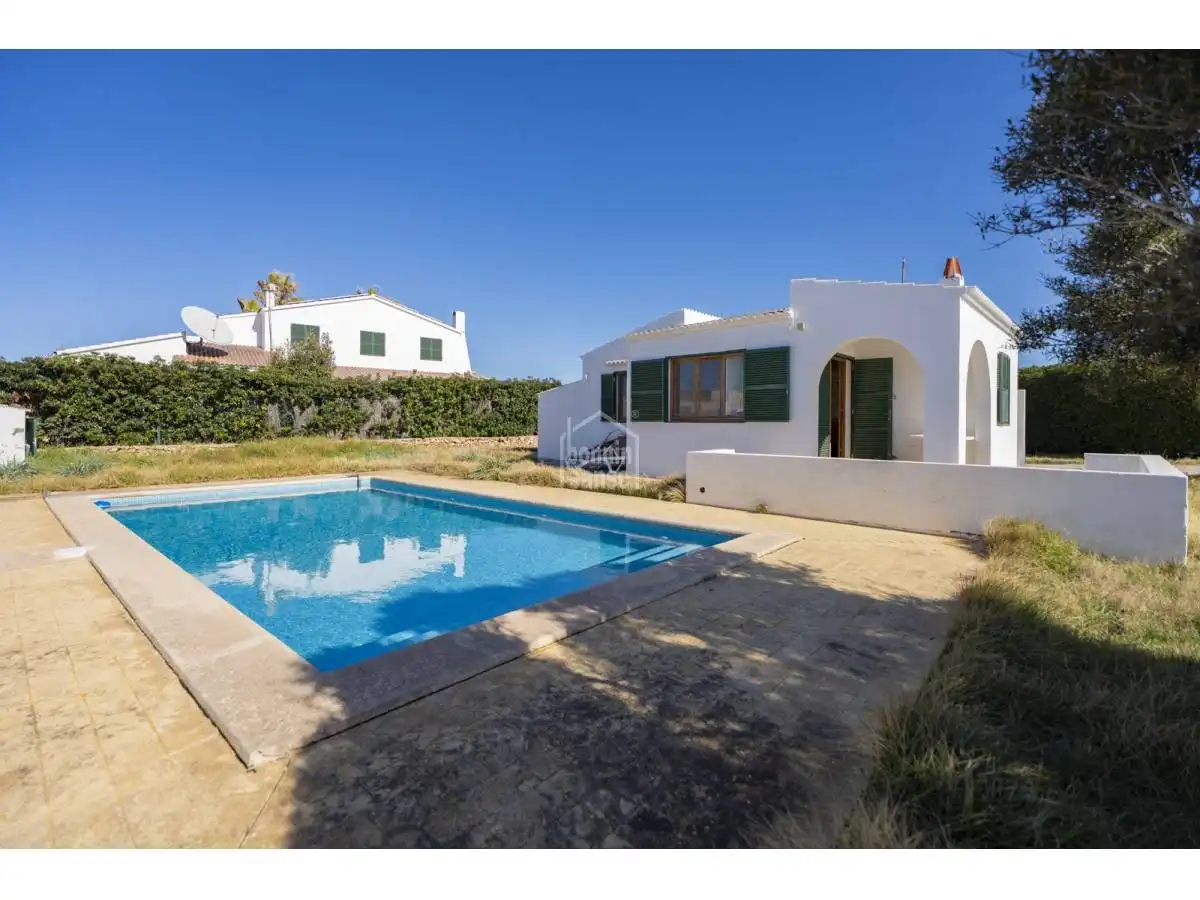 Villa con piscina in vendita a Cala d'en Bosch - Serpentona