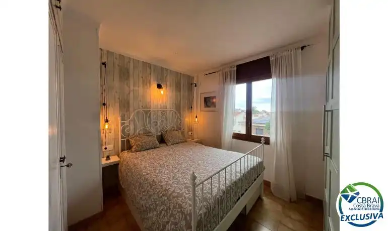 Bedroom of Apartments for sale in Empuriabrava  with Air Conditioner, Terrace and Furnished