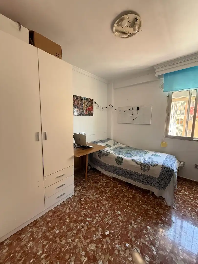 Dormitori de Pis en venda en Málaga amb Aire condicionat, Terrassa i Moblat