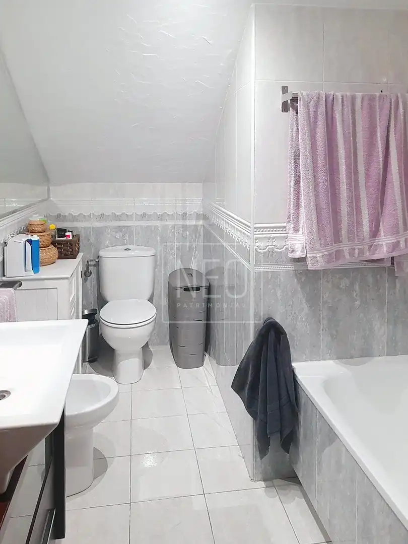 Baño de Ático en venta en Leganés con Aire acondicionado, Calefacción y Terraza