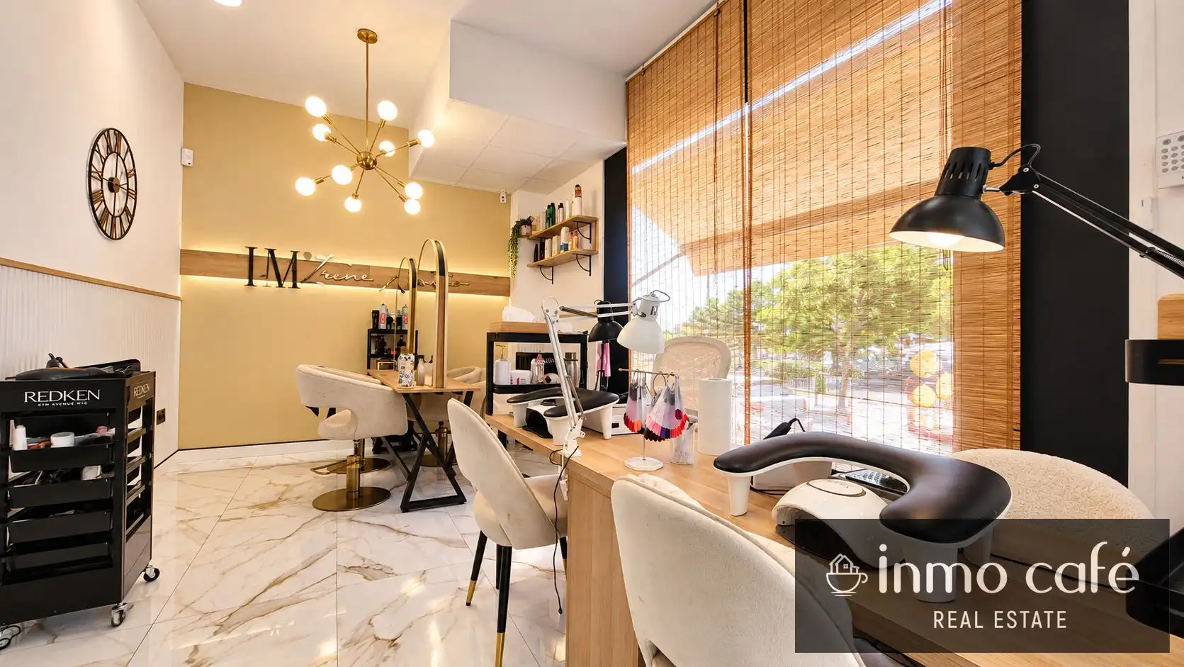 Local comercial en traspaso en CALLE ROSA CHACEL