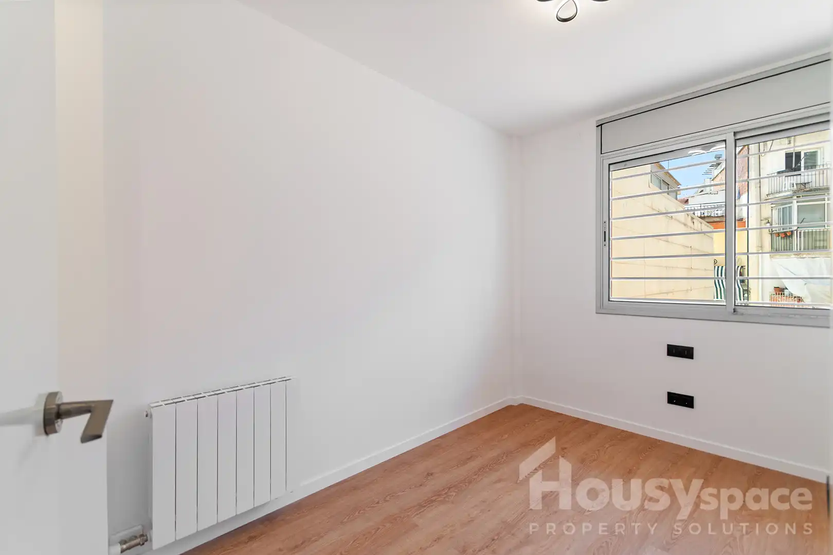 Bedroom of Duplexes for sale in Barcelona  with Air Conditioner, Heating and Private garden