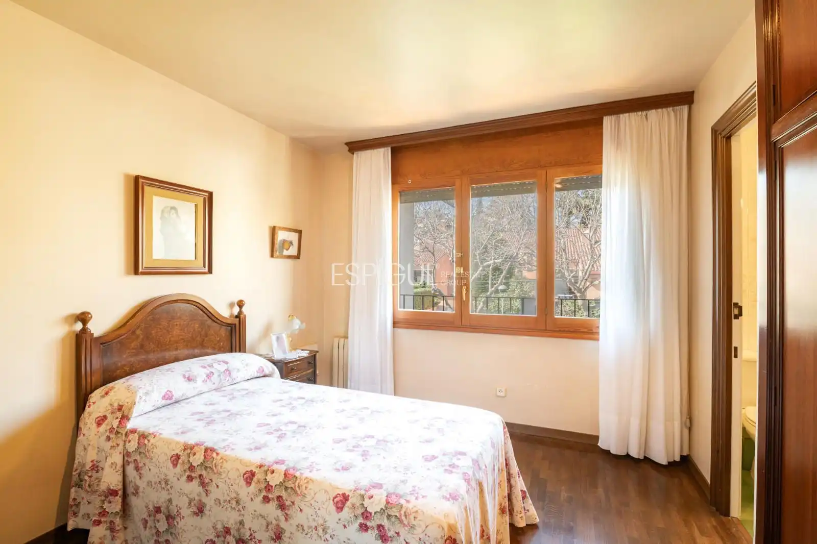 Bedroom of Houses for sale in Sant Cugat del Vallès  with Air Conditioner, Heating and Parquet flooring