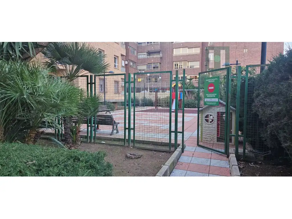 Parking de Piso en venta en Cartagena con Aire acondicionado, Calefacción y Jardín privado