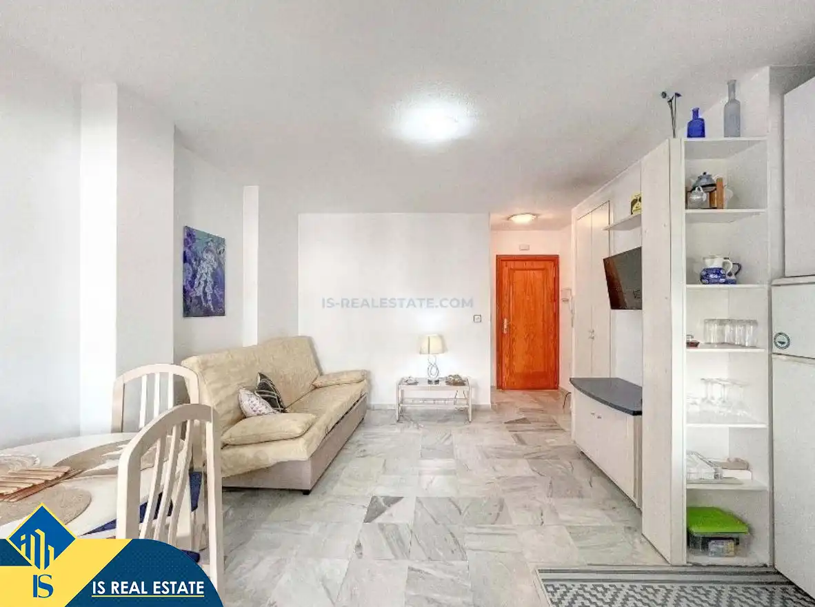 Sala d'estar de Apartament de lloguer en Torrevieja amb Aire condicionat, Calefacció i Terrassa