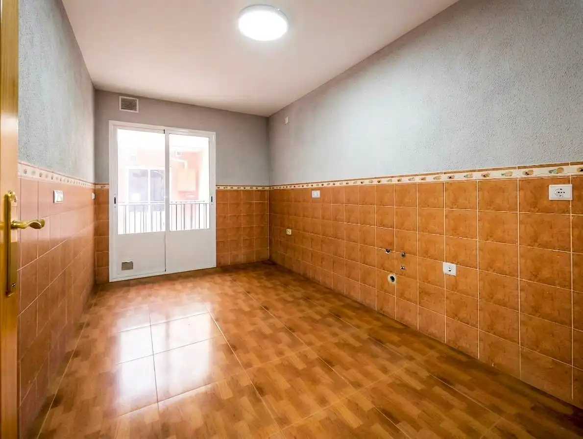 Cuina de Pis en venda en Puertollano amb Calefacció, Terrassa i Balcó