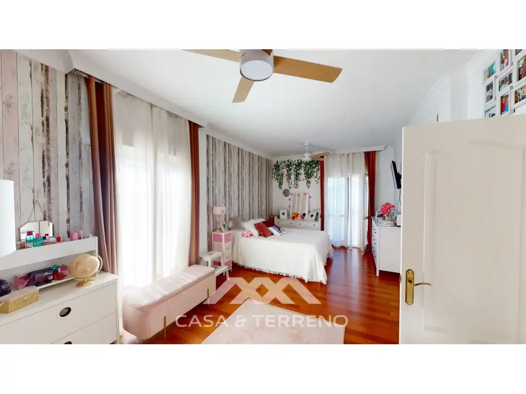 Dormitori de Casa o xalet en venda en Vélez-Málaga amb Aire condicionat, Jardí privat i Terrassa