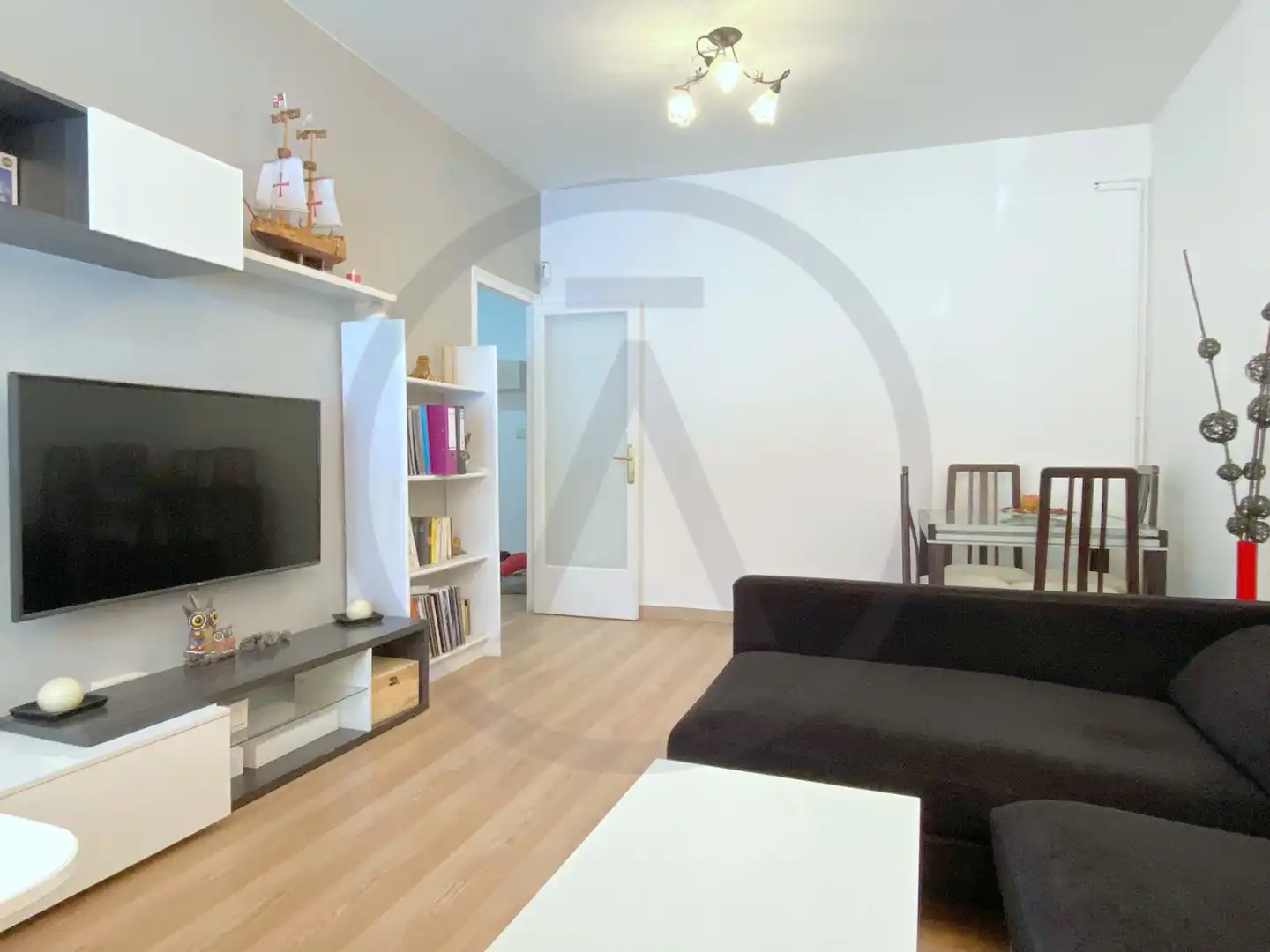 Sala de estar de Planta baja en venta en Terrassa con Calefacción, Parquet y Trastero