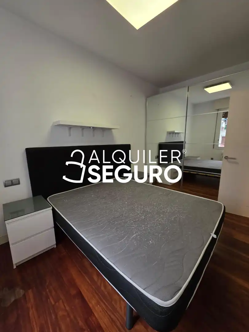 Habitación de Piso de alquiler en Bilbao  con Calefacción y Amueblado