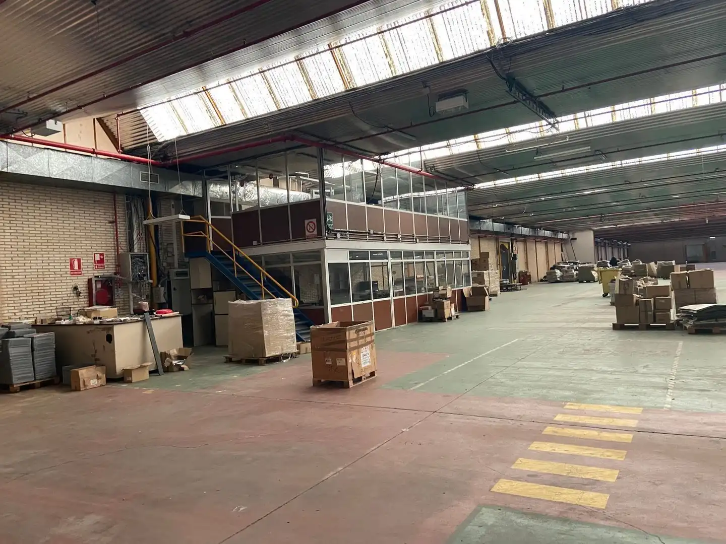 Nau industrial de lloguer en León Capital 
