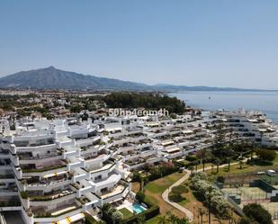 Vista exterior de Pis en venda en Marbella amb Aire condicionat, Terrassa i Traster