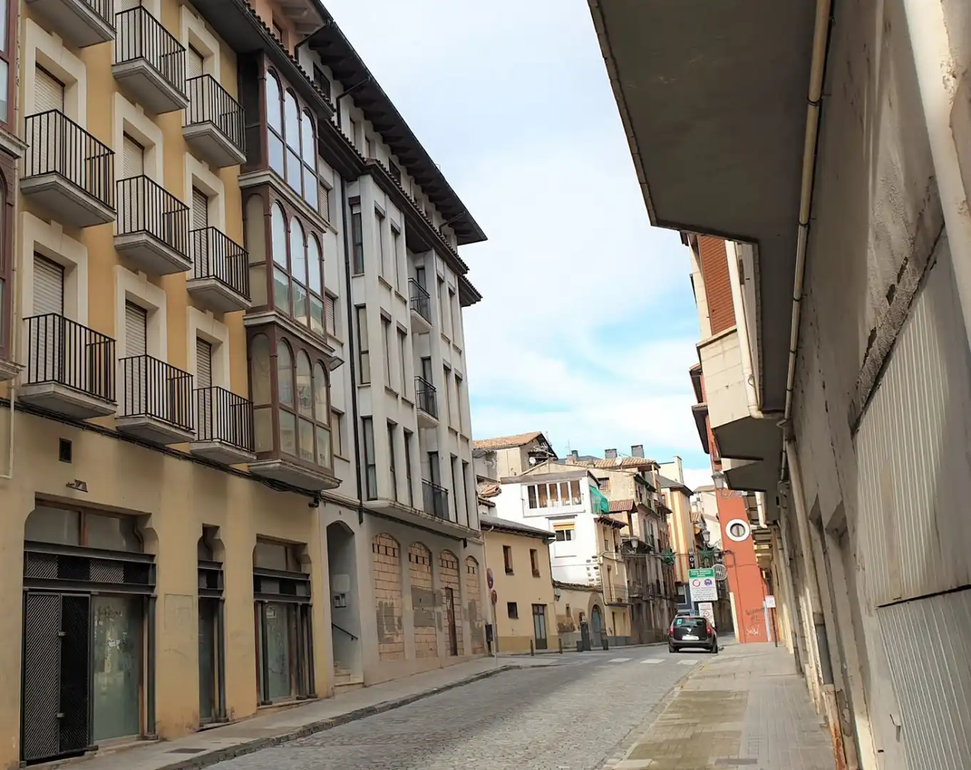 Exterior view of Flat for sale in Jaca  with Heating, Parquet flooring and Terrace