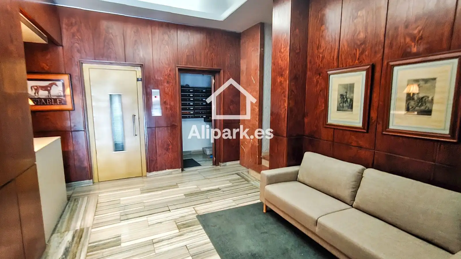 Parking de Piso en venta en Alicante / Alacant con Aire acondicionado, Terraza y Balcón
