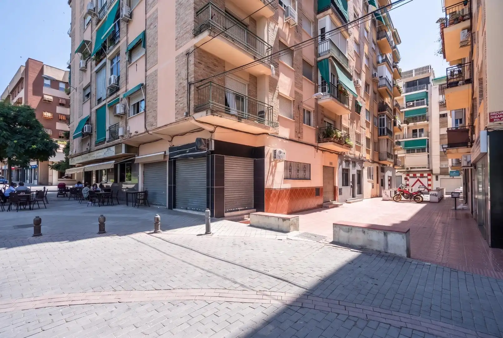 Vista exterior de Piso en venta en Granada con Aire acondicionado, Calefacción y Parquet