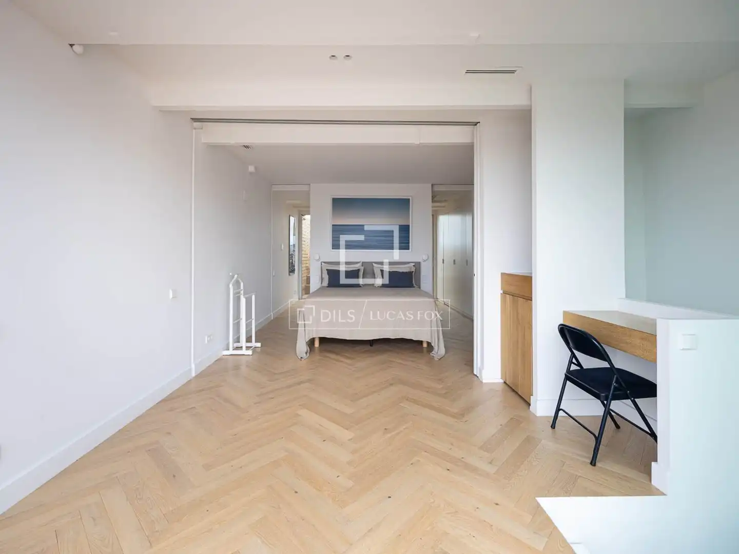 Schlafzimmer von Dachboden zum Verkauf in Barcelona mit Klimaanlage, Terrasse und Balkon