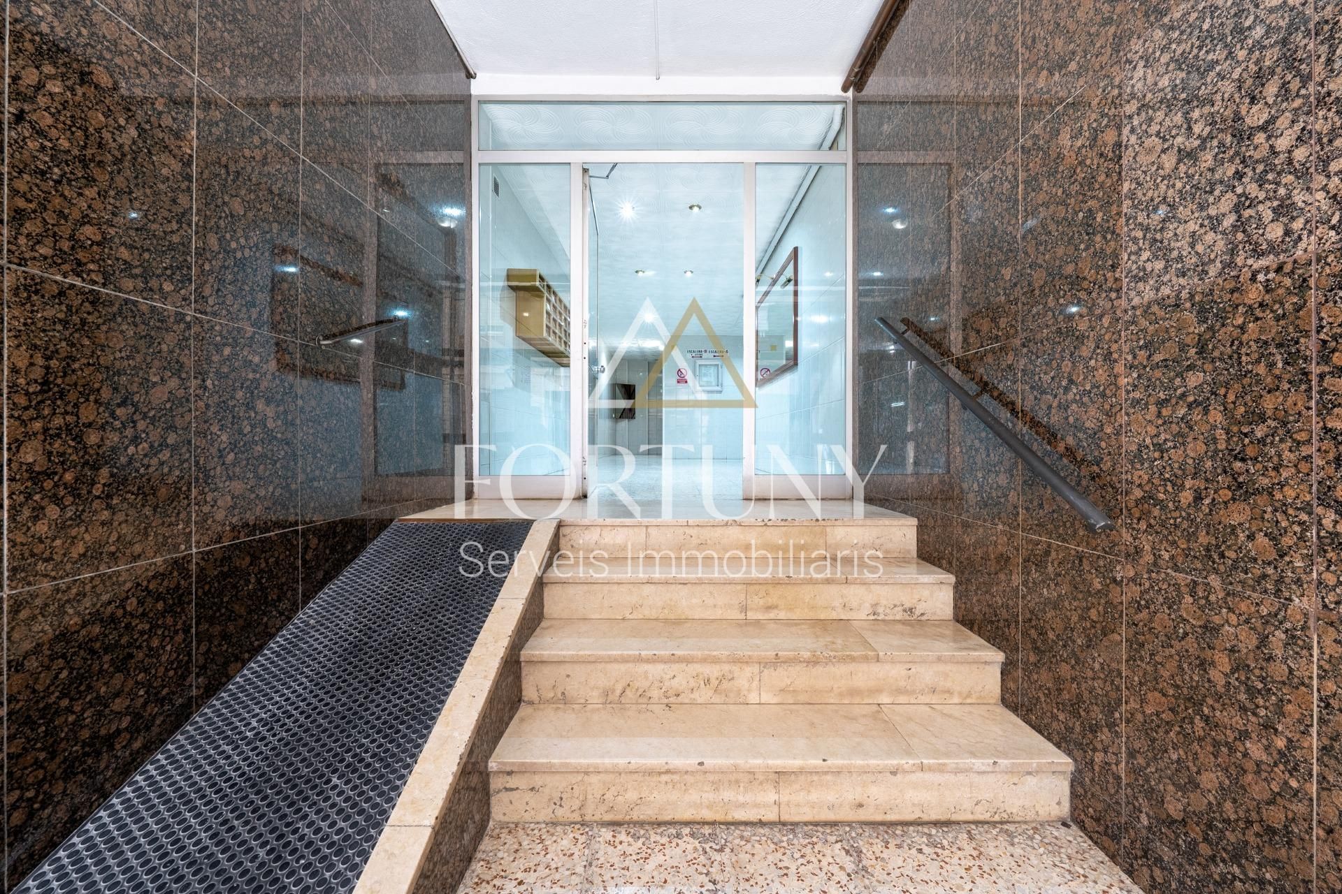 Flat for sale in Reus  with Terrace and Balcony