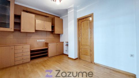 Photo 3 of Flat for rent in C. de Carabelos, San Fermín, Madrid Capital