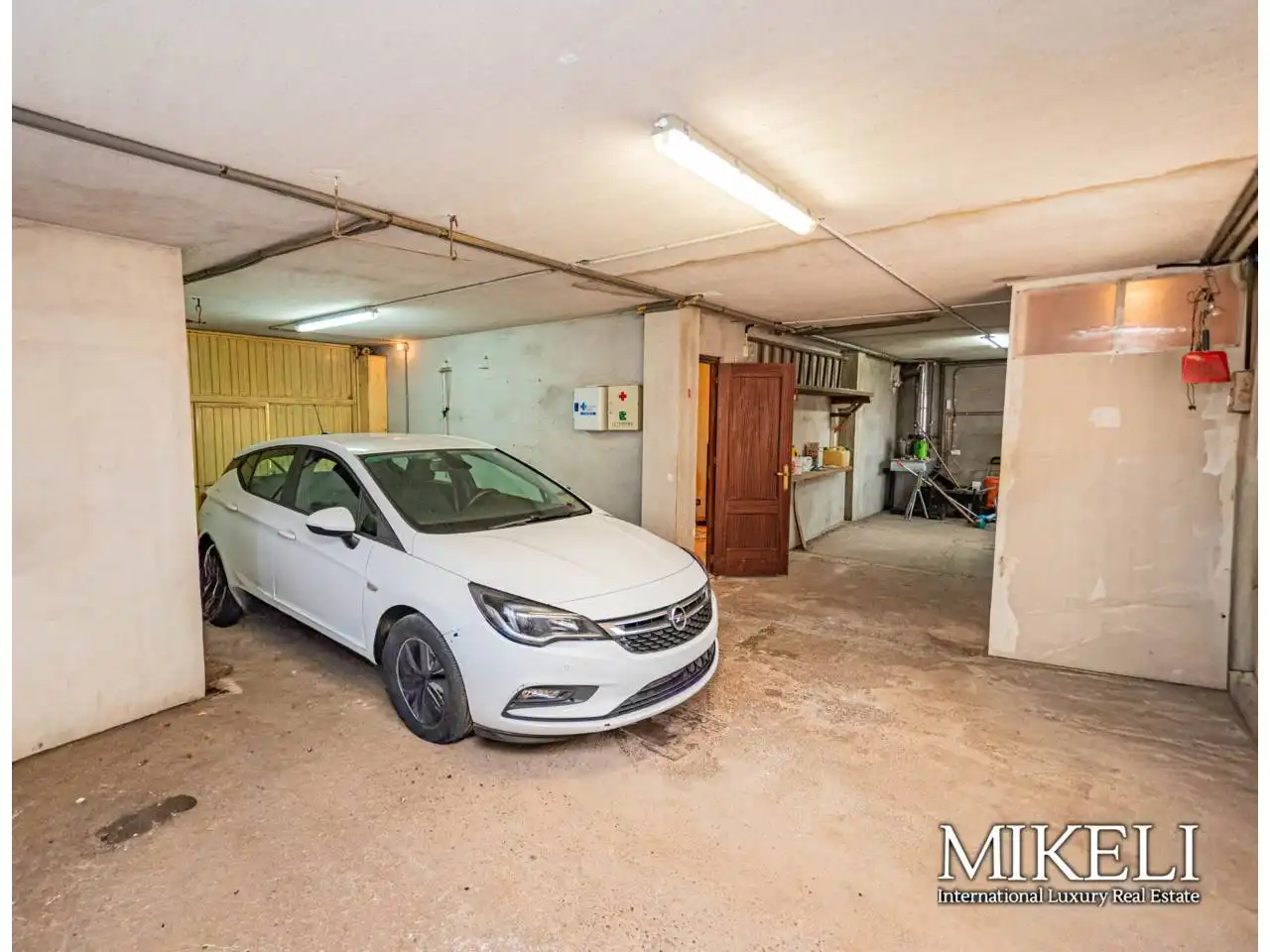 Parking of Houses for sale in Camargo  with Heating, Private garden and Parquet flooring