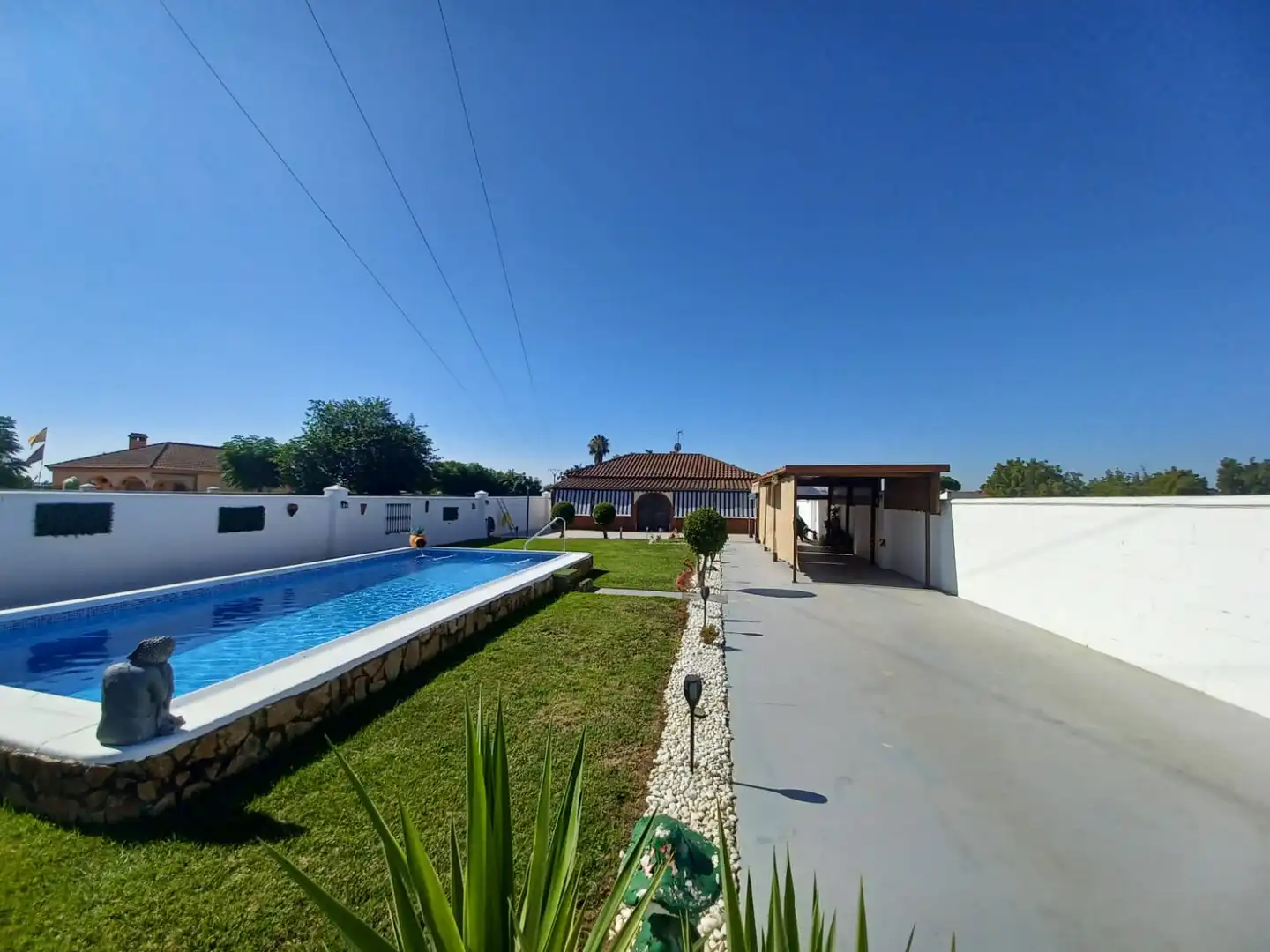 Vista exterior de Casa o xalet en venda en Villanueva de la Serena amb Aire condicionat, Jardí privat i Traster