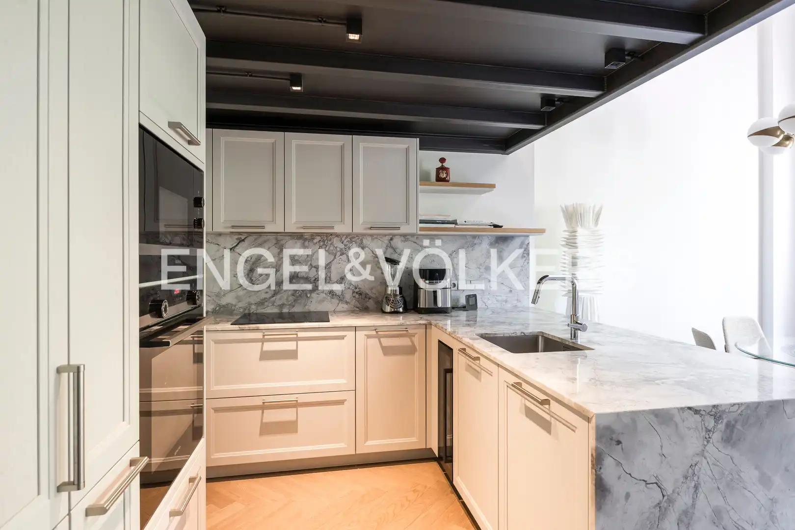 Kitchen of Flat for sale in Madrid  with Air Conditioner, Heating and Storage room